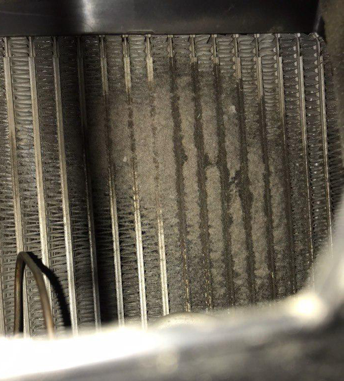 未經(jīng)清洗的冷凝器